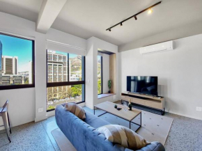Stylish Studio Apartment with Rooftop Pool!